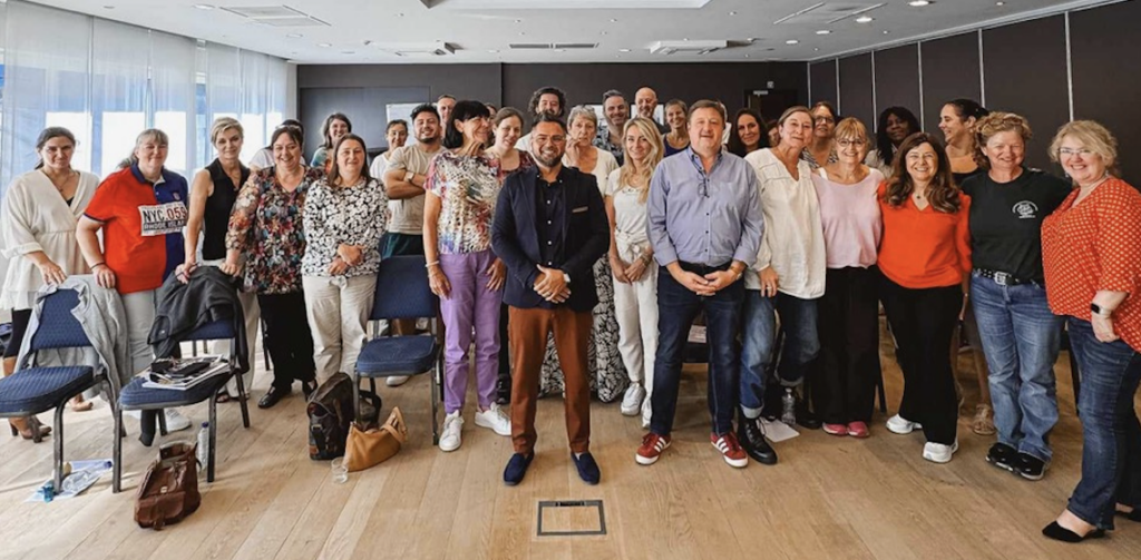 Groupe d'étudiant en formation à l'AHCE
